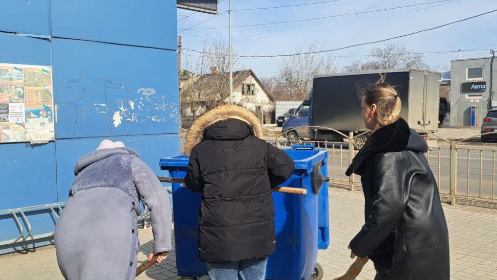 Управа Жовтневого района Мариуполя приняла активное участие в общегородском субботнике Управа Жовтневого района Мариуполя приняла активное участие в общегородском субботнике