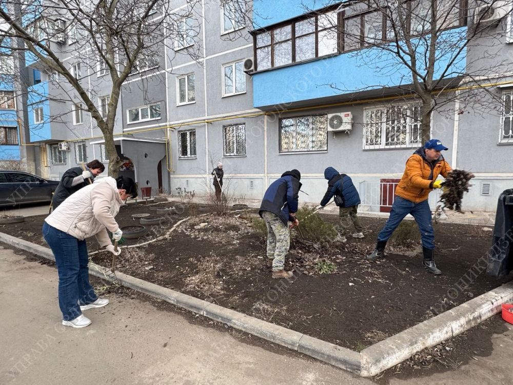 Сегодня, 6 марта, представители Управы Орджоникидзевского внутригородского района открыли сезон субботников 2025 года Сегодня, 6 марта, представители Управы Орджоникидзевского внутригородского района открыли сезон субботников 2025 года