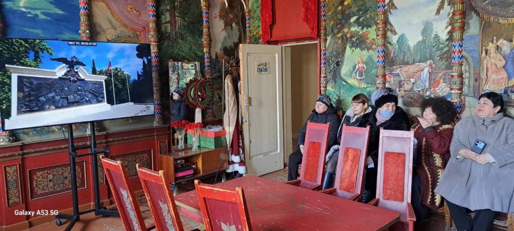 Сегодня, 6 марта, в Зугрэсском городском Дворце культуры состоялся просмотр документального фильма "Мы там,где нужны Родине", посвящённого 155-ой дальневосточной отдельной гвардейской бригаде морской пехоты орденов Суворова... Сегодня, 6 марта, в Зугрэсском городском Дворце культуры состоялся просмотр документального фильма "Мы там,где нужны Родине", посвящённого 155-ой дальневосточной отдельной гвардейской бригаде морской пехоты орденов Суворова...