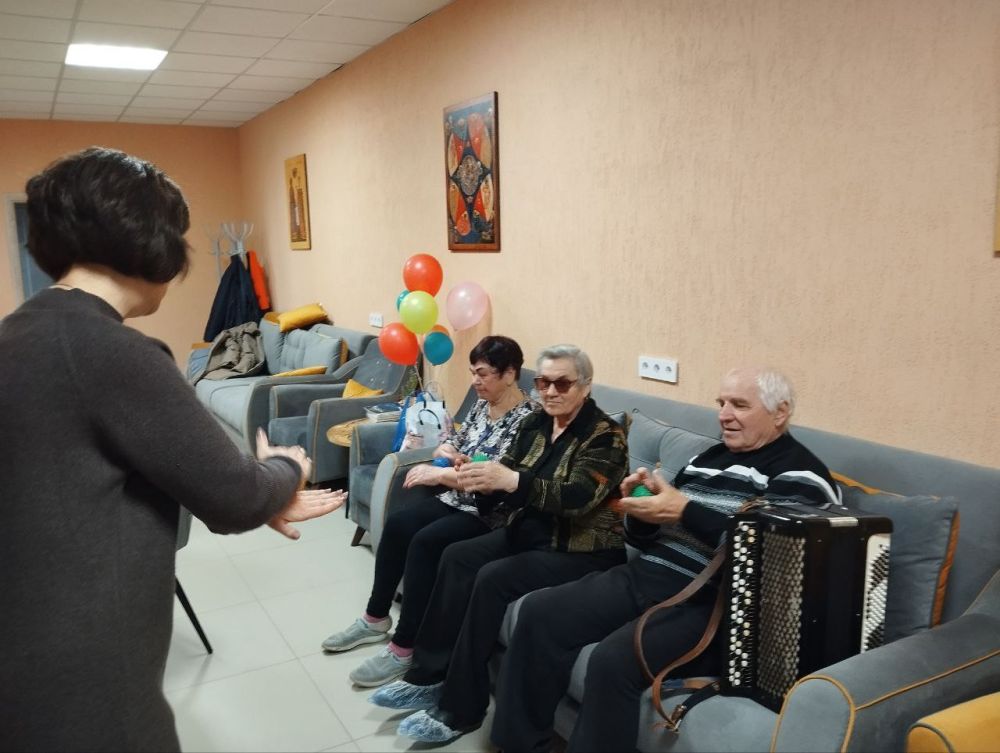 Традиционные занятия пальчиковой гимнастикой и адаптивными физическими упражнениями для старших МБУ "Терцентр" и их активных и позитивных единомышленников на базе православного семейного центра "Фавор" при... Традиционные занятия пальчиковой гимнастикой и адаптивными физическими упражнениями для старших МБУ "Терцентр" и их активных и позитивных единомышленников на базе православного семейного центра "Фавор" при...