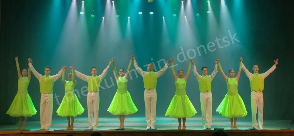 В рамках проекта «Крепкая семья» Всероссийской политической партии «Единая Россия» во Дворце культуры «Заперевальный» состоялся праздничный концерт, посвящённый Международному женскому дню под названием «В женщине должна... В рамках проекта «Крепкая семья» Всероссийской политической партии «Единая Россия» во Дворце культуры «Заперевальный» состоялся праздничный концерт, посвящённый Международному женскому дню под названием «В женщине должна...