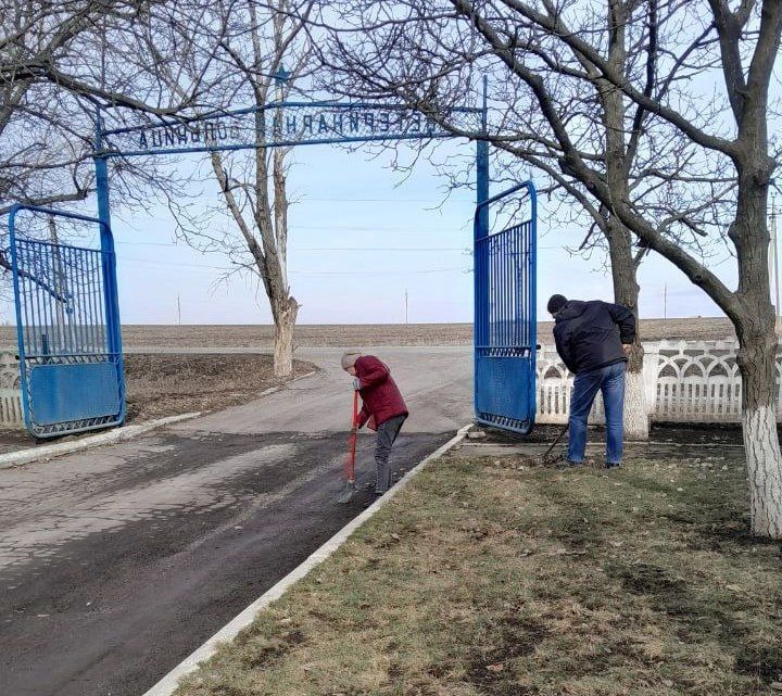 Еще фото с сегодняшнего субботника Еще фото с сегодняшнего субботника
