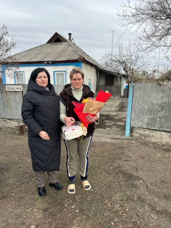 По инициативе федерального партийного проекта «Женское движение Единой России», который направлен на поддержку и поздравление матерей военнослужащих с наступающим Международным женским днём 8 Марта, заместитель главы... По инициативе федерального партийного проекта «Женское движение Единой России», который направлен на поддержку и поздравление матерей военнослужащих с наступающим Международным женским днём 8 Марта, заместитель главы...