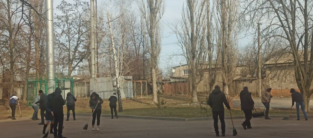 Наталья Великодная: Стартовал первый день субботника, в рамках двухмесячника по благоустройству на территории Тельмановского муниципального округа Наталья Великодная: Стартовал первый день субботника, в рамках двухмесячника по благоустройству на территории Тельмановского муниципального округа