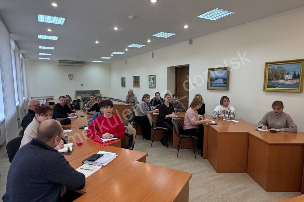 Алексей Кулемзин: Вопросы профилактики, а также предотвращения возникновения и распространения африканской чумы свиней и высокопатогенного гриппа птиц обсуждались сегодня в администрации городского округа Донецк Алексей Кулемзин: Вопросы профилактики, а также предотвращения возникновения и распространения африканской чумы свиней и высокопатогенного гриппа птиц обсуждались сегодня в администрации городского округа Донецк
