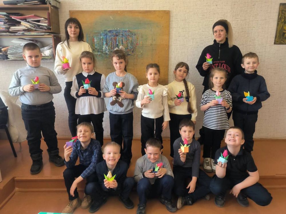 Сегодня, 6 марта на отделе ИЗО преподавателем Ивановой Л.В Сегодня, 6 марта на отделе ИЗО преподавателем Ивановой Л.В