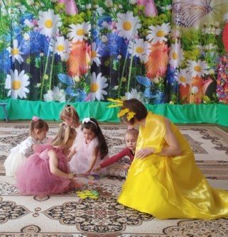 Я пускаю теплый лучик. К вам в оконное стекло Я пускаю теплый лучик. К вам в оконное стекло