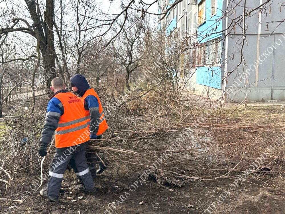 Сегодня, 6 марта, представители Управы Орджоникидзевского внутригородского района открыли сезон субботников 2025 года Сегодня, 6 марта, представители Управы Орджоникидзевского внутригородского района открыли сезон субботников 2025 года