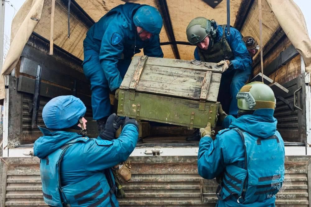 МЧС России ликвидированы боеприпасы из схронов МЧС России ликвидированы боеприпасы из схронов