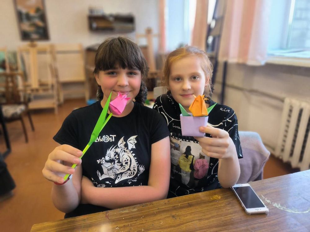 Сегодня, 6 марта, на отделе ИЗО к Международному женскому дню 8 Марта преподавателем Ивановой Л.В Сегодня, 6 марта, на отделе ИЗО к Международному женскому дню 8 Марта преподавателем Ивановой Л.В