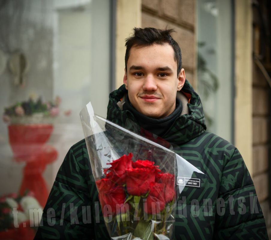 Мужчины Донецка готовятся к 8 Марта! Мужчины Донецка готовятся к 8 Марта!