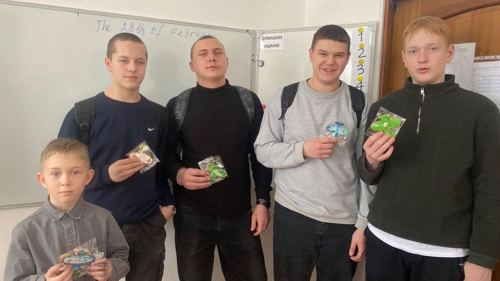 Наталья Великодная: Свердловские школьники получили посылку от сверстников Тельмановского м.о Наталья Великодная: Свердловские школьники получили посылку от сверстников Тельмановского м.о