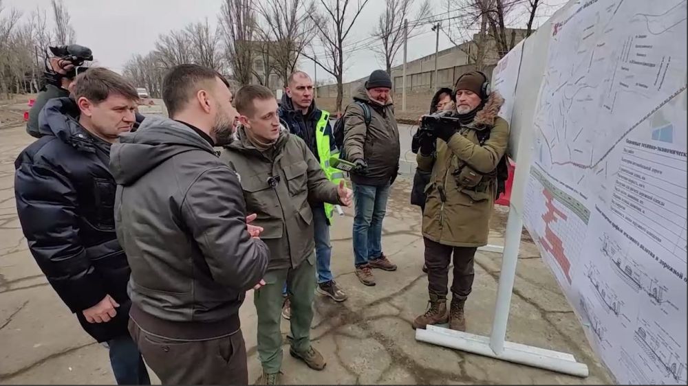 Работы по замене асфальтового покрытия объездной дороги Макеевки будут проходить ночью Работы по замене асфальтового покрытия объездной дороги Макеевки будут проходить ночью