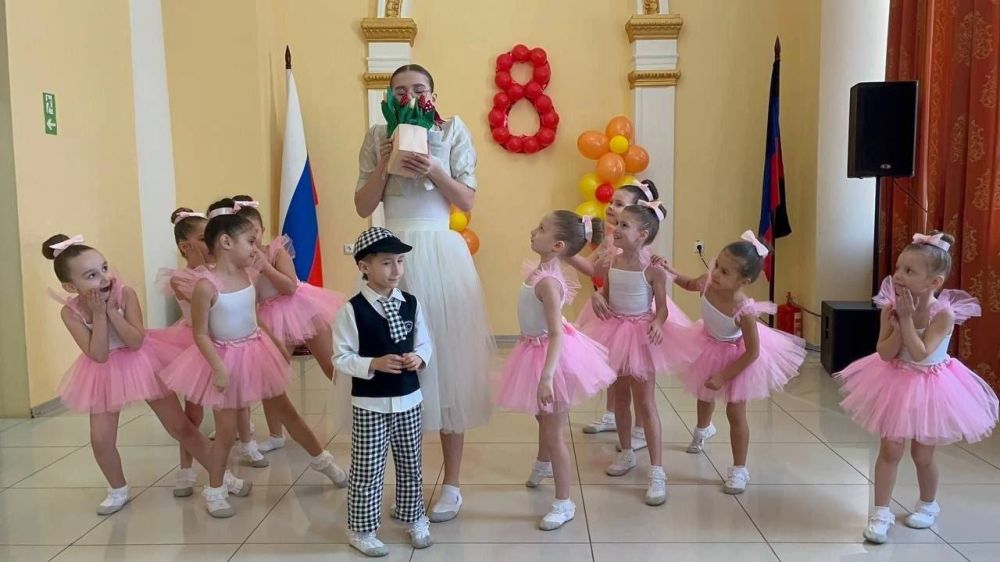 Виктория Жукова: Сегодня, 6 марта, в Харцызском городском Дворце культуры совместно с Отделением филиала Фонда Защитника Отечества по г. Харцызску состоялось тематическое мероприятие «Сама природа нежность славит» в рамках... Виктория Жукова: Сегодня, 6 марта, в Харцызском городском Дворце культуры совместно с Отделением филиала Фонда Защитника Отечества по г. Харцызску состоялось тематическое мероприятие «Сама природа нежность славит» в рамках...