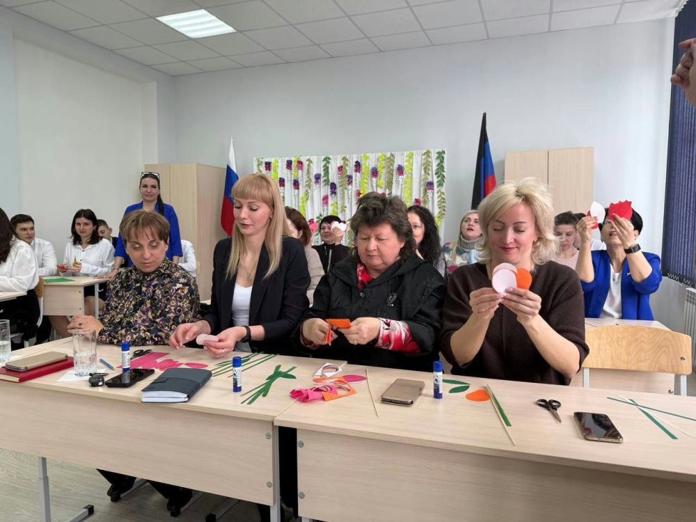 В ГБОУ ШКОЛА № 6 ЯСИНОВАТСКОГО МО ПРОШЕЛ ТЕЛЕМОСТ С ОКТЯБРЬСКИМ РАЙОНОМ ЧЕЛЯБИНСКОЙ ОБЛАСТИ, ПОСВЯЩЕННЫЙ 8 МАРТА! В ГБОУ ШКОЛА № 6 ЯСИНОВАТСКОГО МО ПРОШЕЛ ТЕЛЕМОСТ С ОКТЯБРЬСКИМ РАЙОНОМ ЧЕЛЯБИНСКОЙ ОБЛАСТИ, ПОСВЯЩЕННЫЙ 8 МАРТА!
