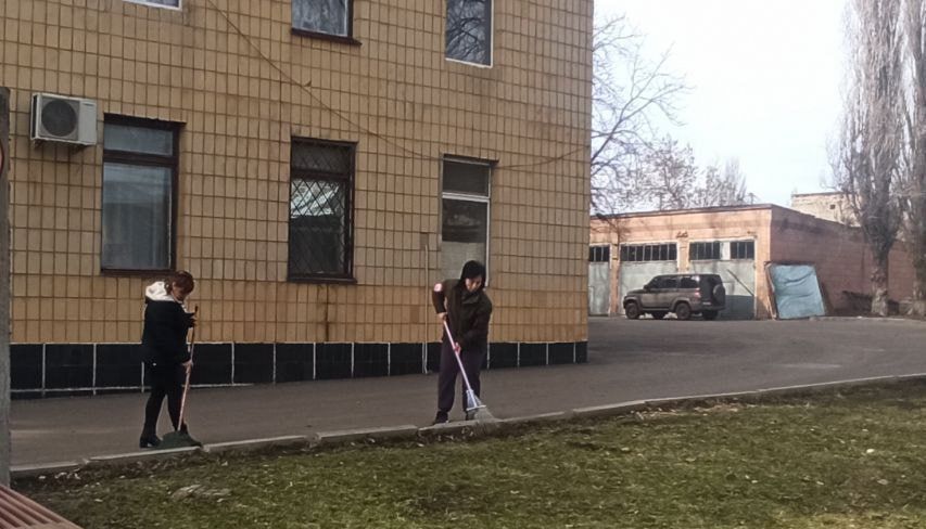 Наталья Великодная: Стартовал первый день субботника, в рамках двухмесячника по благоустройству на территории Тельмановского муниципального округа Наталья Великодная: Стартовал первый день субботника, в рамках двухмесячника по благоустройству на территории Тельмановского муниципального округа
