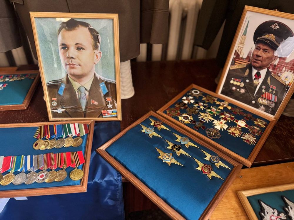 Уникальная экспозиция в Снежном -"Гордость и слава России с орденах и медалях" Уникальная экспозиция в Снежном -"Гордость и слава России с орденах и медалях"