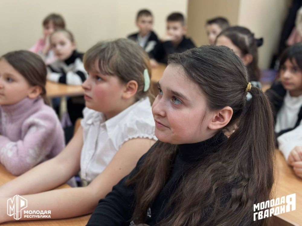 Засияли от радости!. Старобешевский штаб Молодёжки провёл конкурсную игровую программу для учащихся 3-го класса школы № 1 в преддверии празднования Международного женского дня Девчонки с азартом отгадывали загадки на... Засияли от радости!. Старобешевский штаб Молодёжки провёл конкурсную игровую программу для учащихся 3-го класса школы № 1 в преддверии празднования Международного женского дня Девчонки с азартом отгадывали загадки на...