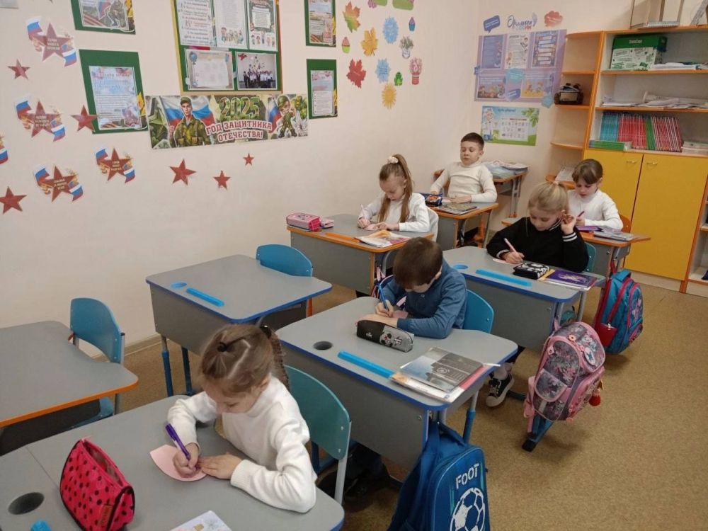 Мастер-классы по изготовлению поделок и открыток к 8 Марта «Любимой маме» провели в ГБОУ «Мангушская школа №2 Мангушского м.о.» Мастер-классы по изготовлению поделок и открыток к 8 Марта «Любимой маме» провели в ГБОУ «Мангушская школа №2 Мангушского м.о.»
