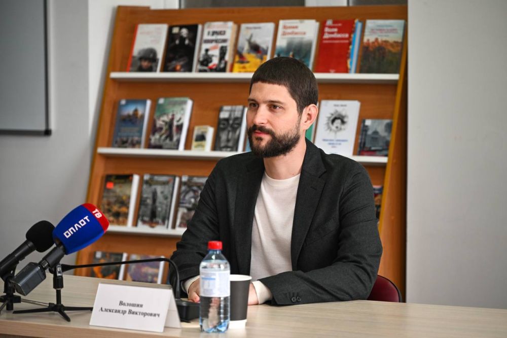 Александр Волошин: В ходе визита в Донецкую Народную республику встретился с руководителями республиканских и федеральных СМИ, представленных в регионе Александр Волошин: В ходе визита в Донецкую Народную республику встретился с руководителями республиканских и федеральных СМИ, представленных в регионе