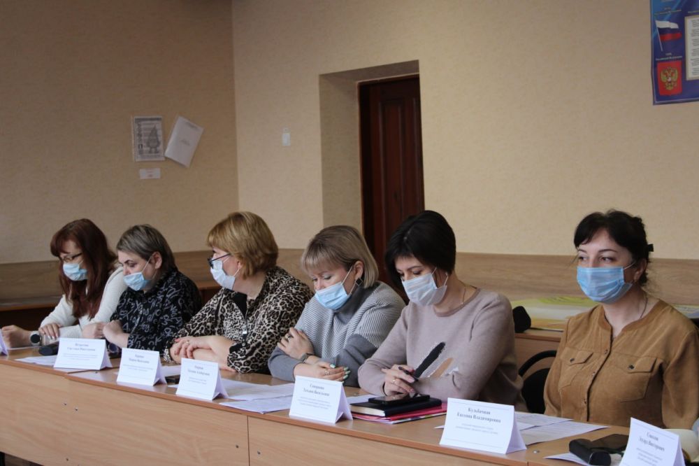 Состоялось заседание комиссии по делам несовершеннолетних и защите их прав администрации городского округа Горловка Состоялось заседание комиссии по делам несовершеннолетних и защите их прав администрации городского округа Горловка