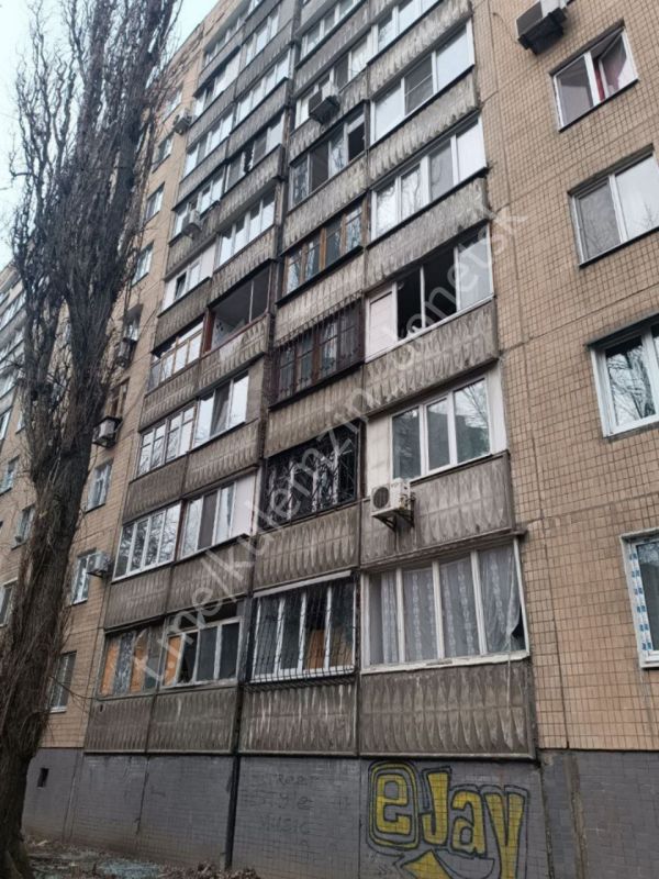 Алексей Кулемзин: Встретился с жителями района пострадавшими во время утреннего обстрела Алексей Кулемзин: Встретился с жителями района пострадавшими во время утреннего обстрела