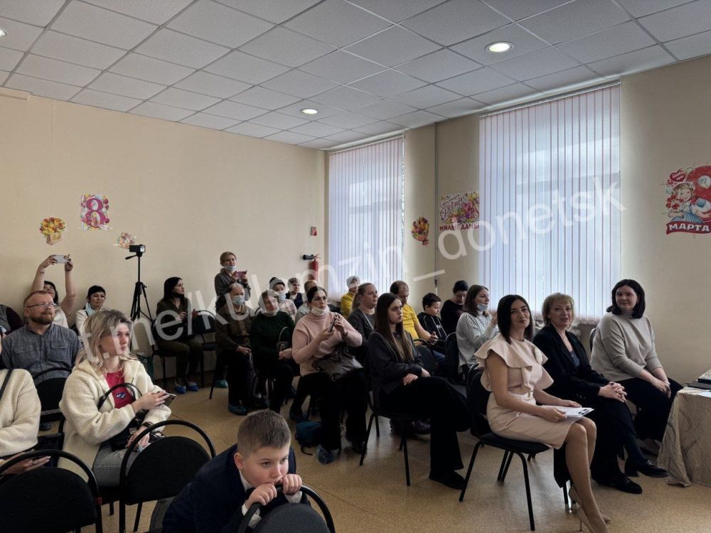 В Школе искусств № 4 состоялся праздничный концерт «Украшен мир весеннею улыбкой» В Школе искусств № 4 состоялся праздничный концерт «Украшен мир весеннею улыбкой»