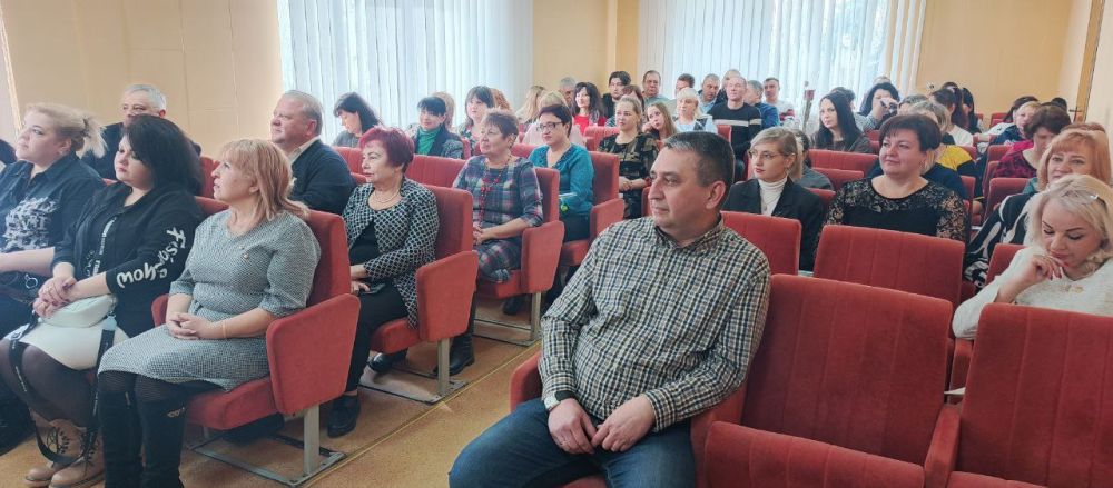 Юрий Будрин: Сегодня, 06.03.2025 года, в Управе Кировского внутригородского района Администрации городского округа Донецк ДНР прошло торжественное мероприятие посвященное приближающемуся празднику, 8 марта — Международный... Юрий Будрин: Сегодня, 06.03.2025 года, в Управе Кировского внутригородского района Администрации городского округа Донецк ДНР прошло торжественное мероприятие посвященное приближающемуся празднику, 8 марта — Международный...