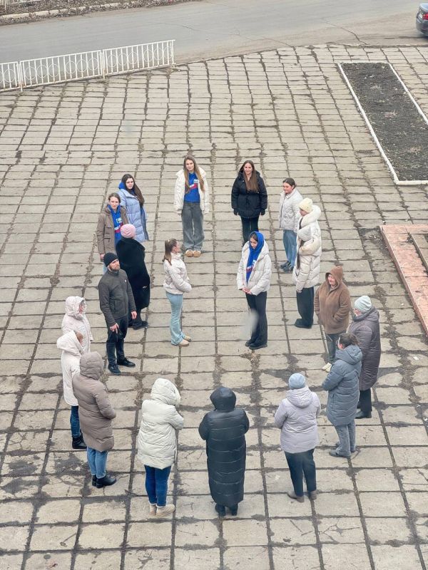В Старобешево состоялась акция "Женщины и есть мир" В Старобешево состоялась акция "Женщины и есть мир"