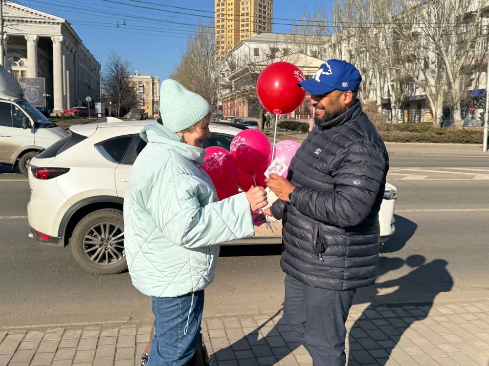Вам, дорогие женщины!. Сегодня в преддверии Международного женского дня в Ворошиловском районе состоялась одна из самых нежных акций Вам, дорогие женщины!. Сегодня в преддверии Международного женского дня в Ворошиловском районе состоялась одна из самых нежных акций