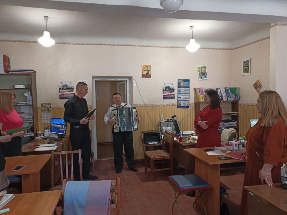 В рамках Всероссийской акции "Вам, Любимые!" и в рамках празднования Международного женского дня в городском округе Харцызск Донецкой Народной Республики было проведено поздравление сотрудниц регионального отделения... В рамках Всероссийской акции "Вам, Любимые!" и в рамках празднования Международного женского дня в городском округе Харцызск Донецкой Народной Республики было проведено поздравление сотрудниц регионального отделения...