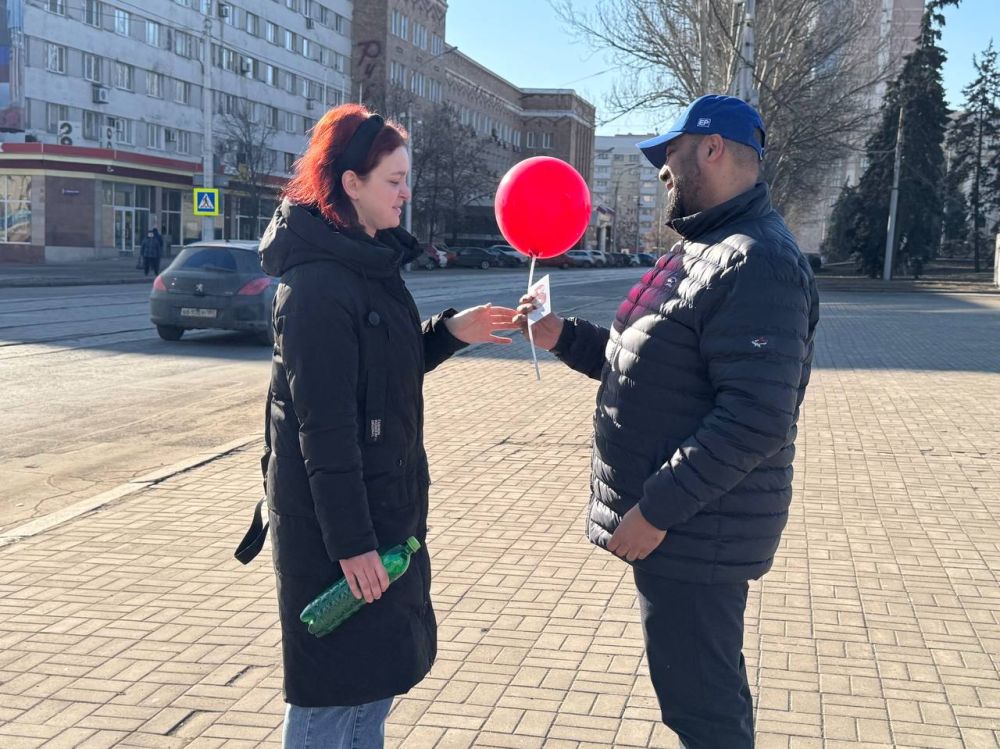 Вам, дорогие женщины!. Сегодня в преддверии Международного женского дня в Ворошиловском районе состоялась одна из самых нежных акций Вам, дорогие женщины!. Сегодня в преддверии Международного женского дня в Ворошиловском районе состоялась одна из самых нежных акций
