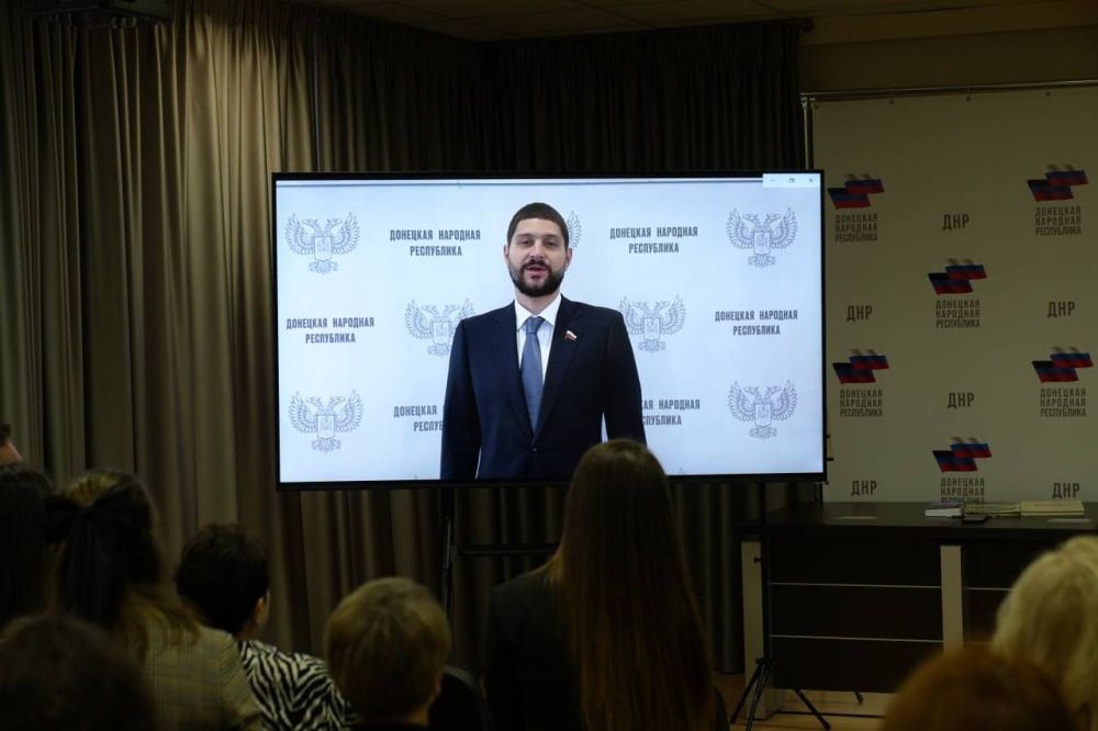 Александр Волошин: В преддверии 8 Марта в Представительстве ДНР в Москве состоялся вечер, посвящённый женщинам, которые своим трудом, заботой и самоотверженностью приближают Победу, оказывая помощь Донбассу и нашим бойцам Александр Волошин: В преддверии 8 Марта в Представительстве ДНР в Москве состоялся вечер, посвящённый женщинам, которые своим трудом, заботой и самоотверженностью приближают Победу, оказывая помощь Донбассу и нашим бойцам
