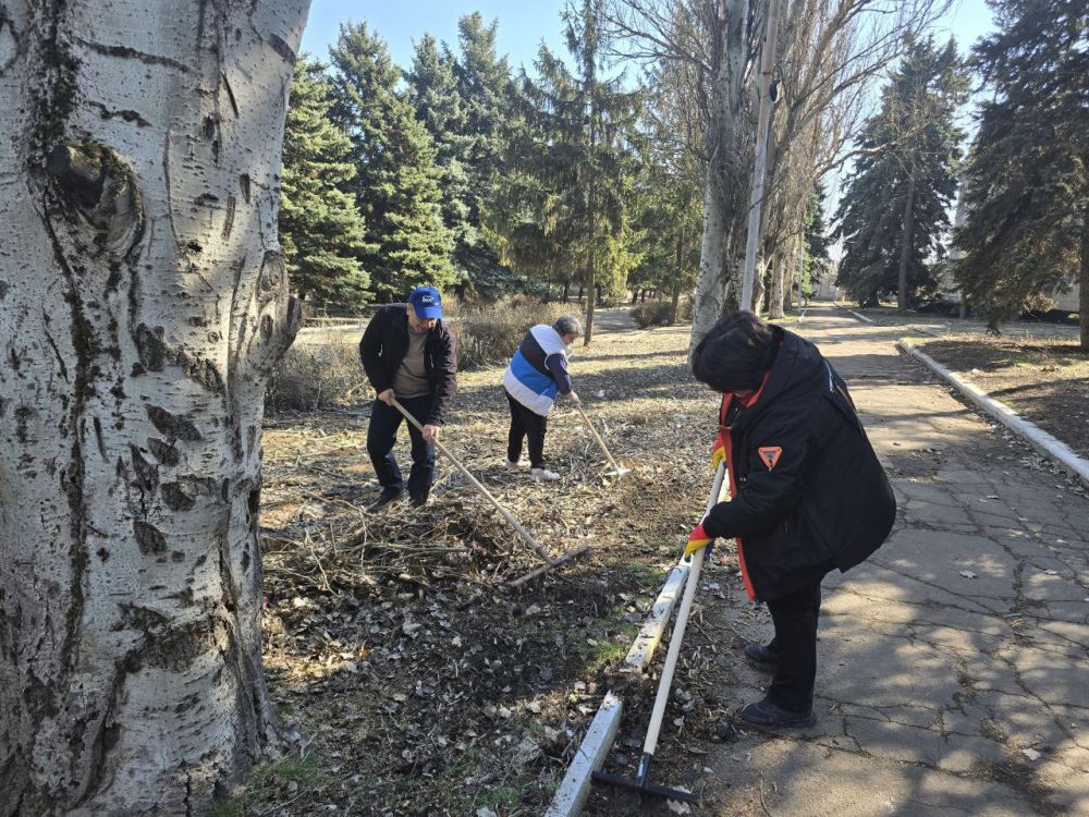 7 марта по партийному проекту «Городская среда», в рамках двухмесячника по благоустройству населенных пунктов в Старобешевском муниципальном округе прошел субботник 7 марта по партийному проекту «Городская среда», в рамках двухмесячника по благоустройству населенных пунктов в Старобешевском муниципальном округе прошел субботник