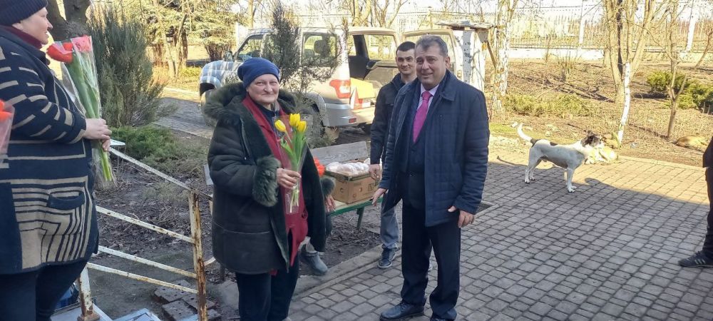 Цветы ради женских улыбок Цветы ради женских улыбок