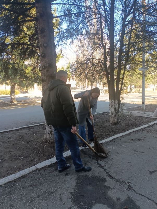 Николай Михайлов: 7 марта по партийному проекту «Городская среда», в рамках двухмесячника по благоустройству населенных пунктов в Старобешевском муниципальном округе прошел субботник Николай Михайлов: 7 марта по партийному проекту «Городская среда», в рамках двухмесячника по благоустройству населенных пунктов в Старобешевском муниципальном округе прошел субботник