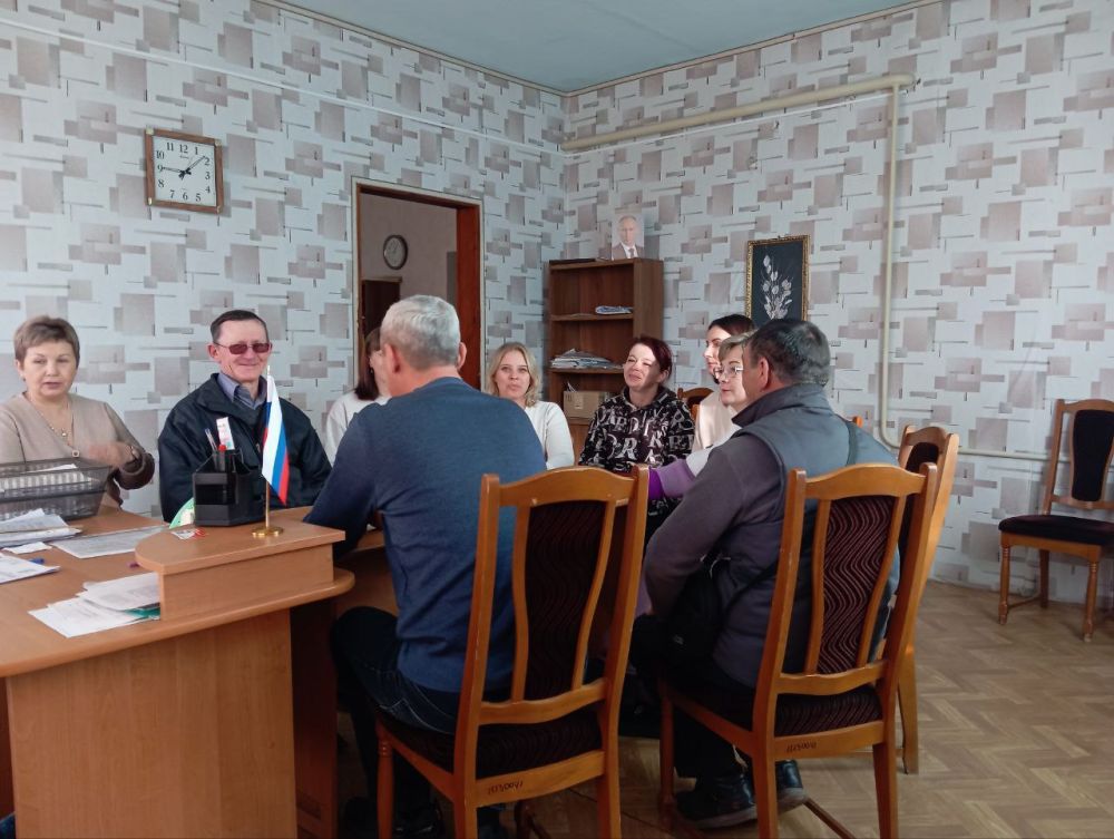 Начальник Лебединского территориального отдела Администрации Новоазовского муниципального округа Михаил Горб провел встречу с жителями села Павлополь Начальник Лебединского территориального отдела Администрации Новоазовского муниципального округа Михаил Горб провел встречу с жителями села Павлополь