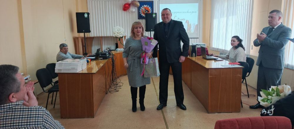 Юрий Будрин: Руководитель Управы Кировского внутригородского района Администрации городского округа Донецк ДНР Алексей Дмитрюк совместно с депутатами Нородного совета ДНР Михаилом Рымарем и Александром Черниковым, депутатами... Юрий Будрин: Руководитель Управы Кировского внутригородского района Администрации городского округа Донецк ДНР Алексей Дмитрюк совместно с депутатами Нородного совета ДНР Михаилом Рымарем и Александром Черниковым, депутатами...