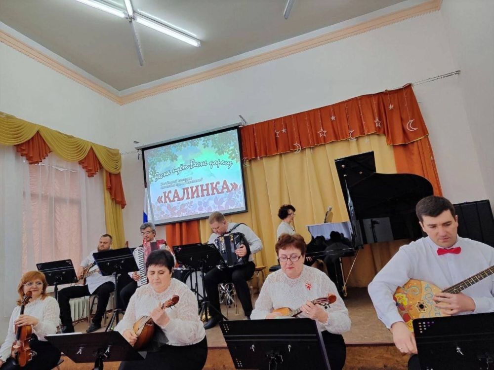 В преддверии Международного женского дня, 6 марта, в концертном зале МБУ ДО "Харцызская детская школа искусств" состоялся отчётный концерт ансамбля преподавателей "Калинка" под названием "Весна идёт - Весне дорогу" В преддверии Международного женского дня, 6 марта, в концертном зале МБУ ДО "Харцызская детская школа искусств" состоялся отчётный концерт ансамбля преподавателей "Калинка" под названием "Весна идёт - Весне дорогу"