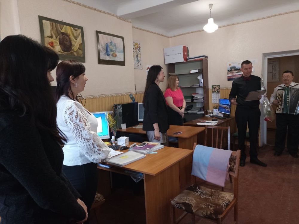 В рамках Всероссийской акции "Вам, Любимые!" и в рамках празднования Международного женского дня в городском округе Харцызск Донецкой Народной Республики было проведено поздравление сотрудниц регионального отделения... В рамках Всероссийской акции "Вам, Любимые!" и в рамках празднования Международного женского дня в городском округе Харцызск Донецкой Народной Республики было проведено поздравление сотрудниц регионального отделения...