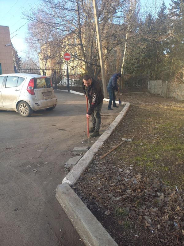 Николай Михайлов: 7 марта по партийному проекту «Городская среда», в рамках двухмесячника по благоустройству населенных пунктов в Старобешевском муниципальном округе прошел субботник Николай Михайлов: 7 марта по партийному проекту «Городская среда», в рамках двухмесячника по благоустройству населенных пунктов в Старобешевском муниципальном округе прошел субботник
