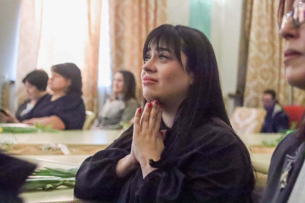 Поздравить с весной тех, кто защищает нашу Родину Поздравить с весной тех, кто защищает нашу Родину