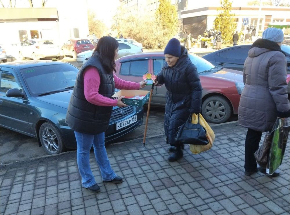 В Червоногвардейском районе прошла акция «Для милых женщин!», приуроченное к Международному женскому дню В Червоногвардейском районе прошла акция «Для милых женщин!», приуроченное к Международному женскому дню