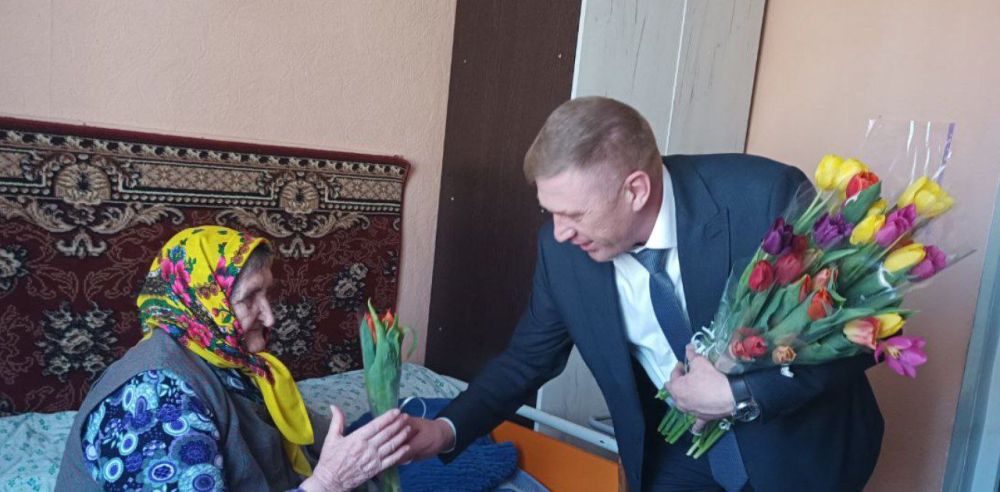 Тюльпаны от губернатора Липецкой области Тюльпаны от губернатора Липецкой области