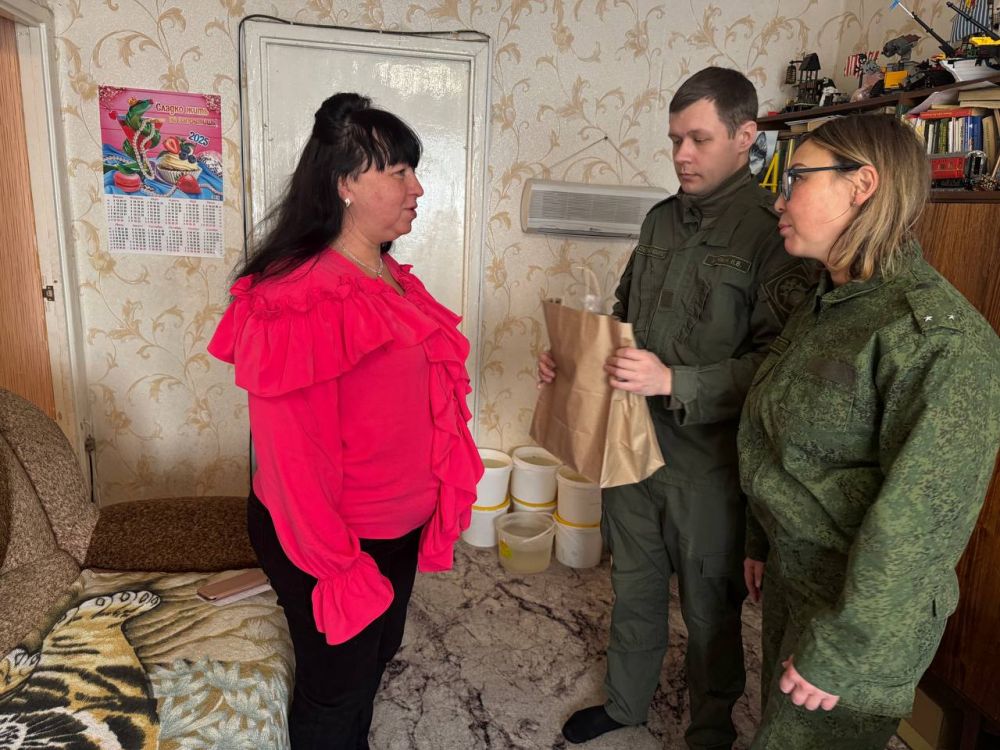 Сотрудники регионального следственного управления в преддверии Международного женского дня поздравили матерей участников СВО Сотрудники регионального следственного управления в преддверии Международного женского дня поздравили матерей участников СВО