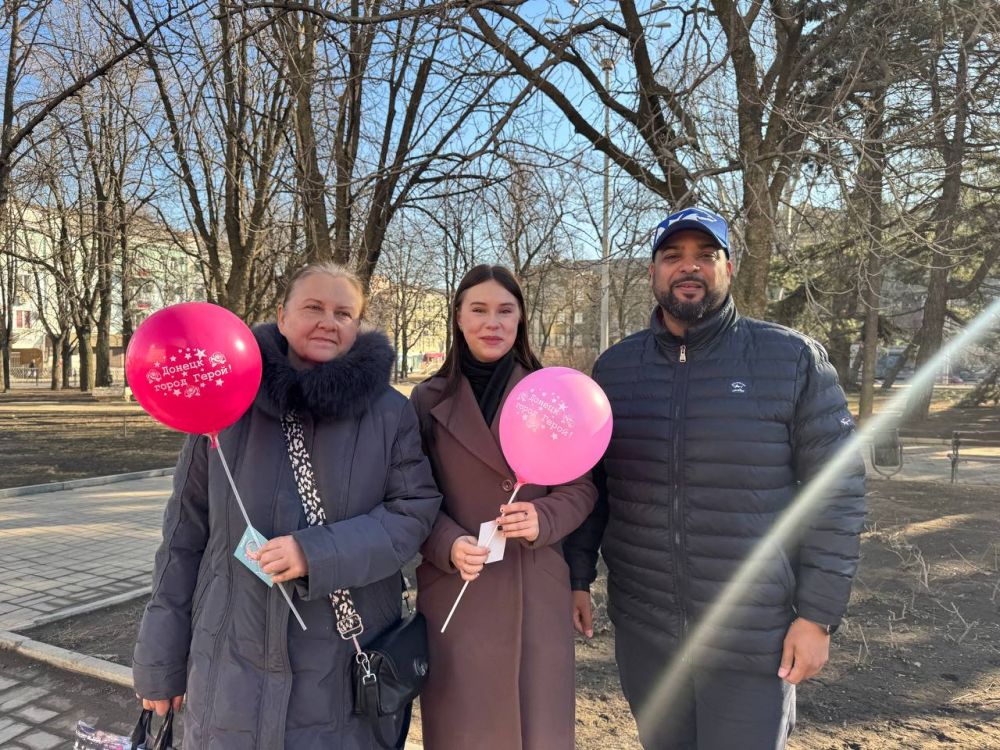 Вам, дорогие женщины!. Сегодня в преддверии Международного женского дня в Ворошиловском районе состоялась одна из самых нежных акций Вам, дорогие женщины!. Сегодня в преддверии Международного женского дня в Ворошиловском районе состоялась одна из самых нежных акций