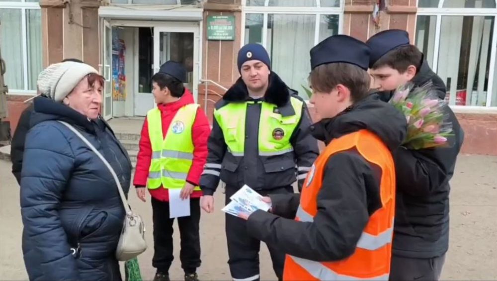 Николай Михайлов: Школьники из Старобешевского округа поучаствовали в акции от ЮИД «С 8 марта поздравляем — ПДД не нарушаем!» Николай Михайлов: Школьники из Старобешевского округа поучаствовали в акции от ЮИД «С 8 марта поздравляем — ПДД не нарушаем!»