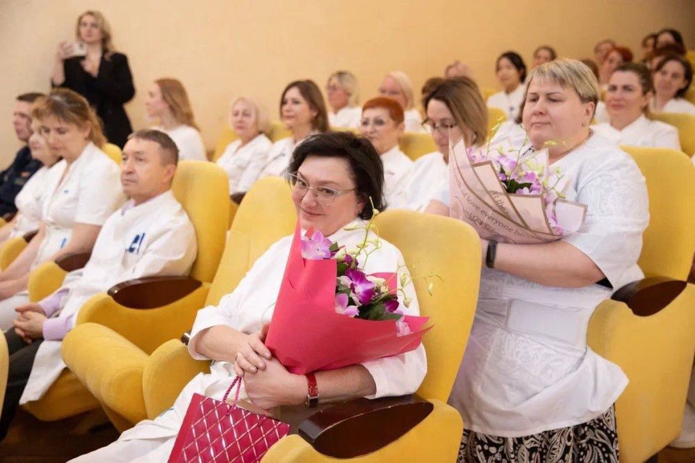 В преддверии Международного женского дня поздравила женщин-военнослужащих и медицинских работников первого филиала Главного клинического госпиталя имени академика Н. Н. Бурденко В преддверии Международного женского дня поздравила женщин-военнослужащих и медицинских работников первого филиала Главного клинического госпиталя имени академика Н. Н. Бурденко