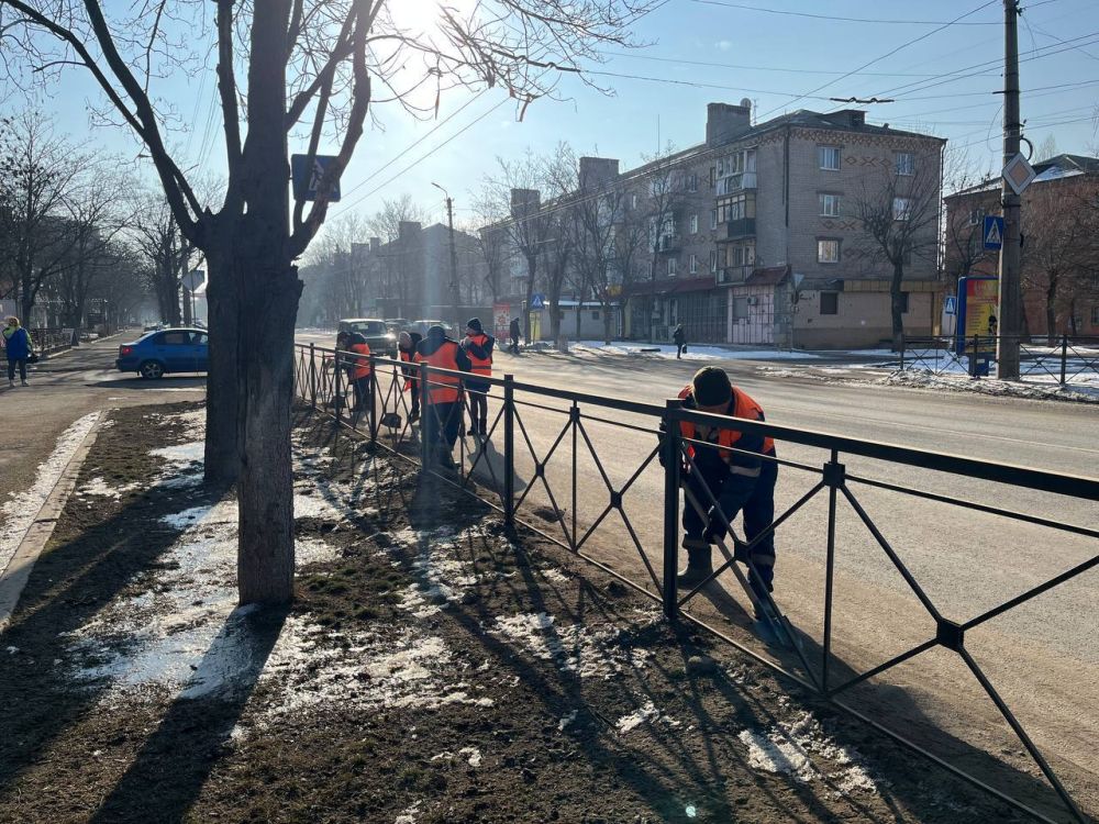 Роман Конев: . МУНИЦИПАЛЬНОЕ УНИТАРНОЕ ПРЕДПРИЯТИЕ «ПРОСТОР» АДМИНИСТРАЦИИ ГОРОДСКОГО ОКРУГА ГОРЛОВКА ДОНЕЦКОЙ НАРОДНОЙ РЕСПУБЛИКИ Сотрудники МУП «ПРОСТОР» ни на минуту не прекращают трудиться на благо жителей и... Роман Конев: . МУНИЦИПАЛЬНОЕ УНИТАРНОЕ ПРЕДПРИЯТИЕ «ПРОСТОР» АДМИНИСТРАЦИИ ГОРОДСКОГО ОКРУГА ГОРЛОВКА ДОНЕЦКОЙ НАРОДНОЙ РЕСПУБЛИКИ Сотрудники МУП «ПРОСТОР» ни на минуту не прекращают трудиться на благо жителей и...