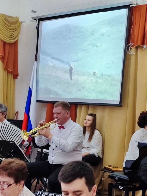 В преддверии Международного женского дня, 6 марта, в концертном зале МБУ ДО "Харцызская детская школа искусств" состоялся отчётный концерт ансамбля преподавателей "Калинка" под названием "Весна идёт - Весне дорогу" В преддверии Международного женского дня, 6 марта, в концертном зале МБУ ДО "Харцызская детская школа искусств" состоялся отчётный концерт ансамбля преподавателей "Калинка" под названием "Весна идёт - Весне дорогу"